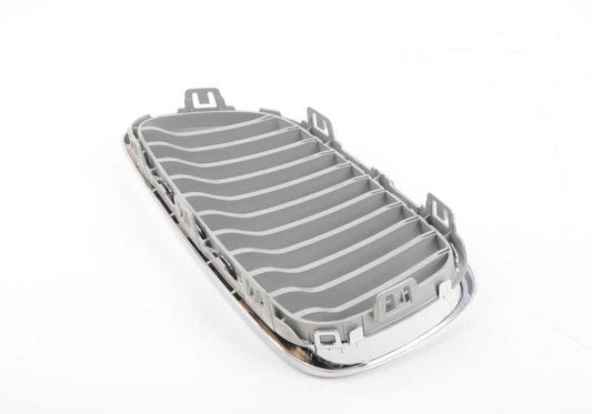 Rejilla embellecedora delantera derecha OEM 51137295526 para BMW F22, F23. Original BMW.