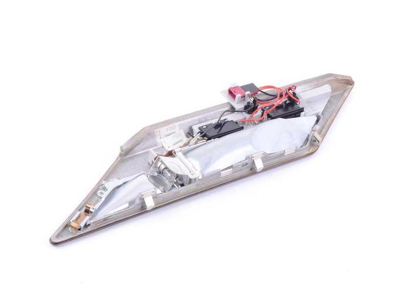 Luz de lectura interior trasera derecha con acabado en madera OEM 63318352608 para BMW E38. Original BMW.
