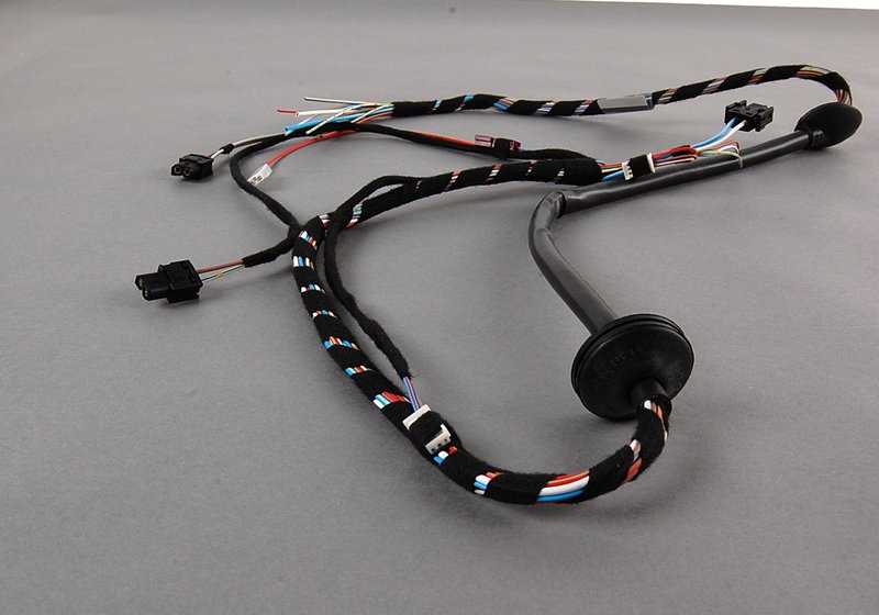 Kit reparación cableado portón trasero OEM 61128391788 para BMW E36. Original BMW.