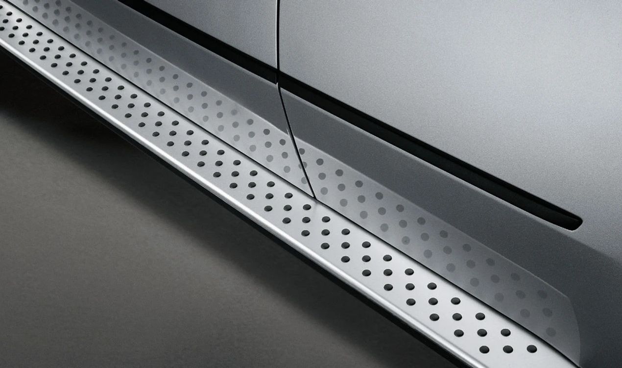 Estribos laterales OEM 51710421781 para BMW X5 E70. Original BMW.