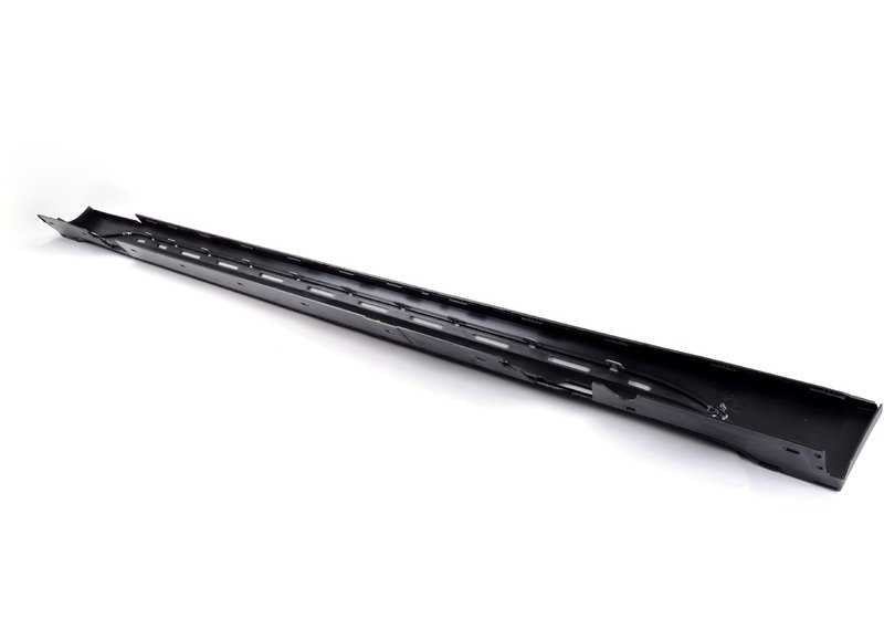 Cubierta lateral derecha OEM 51777345046 para BMW E84. Original BMW.