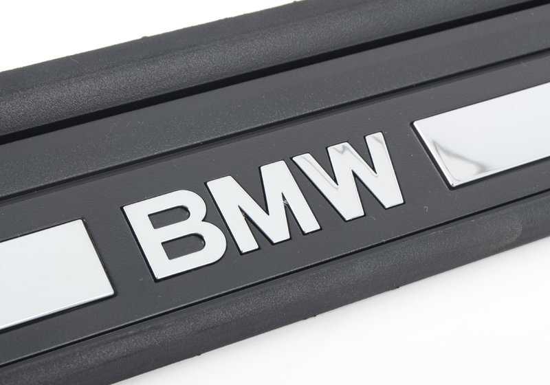 Embellecedor entrada puerta cromado derecho OEM 51477180740 para BMW E81, E82. Original BMW.