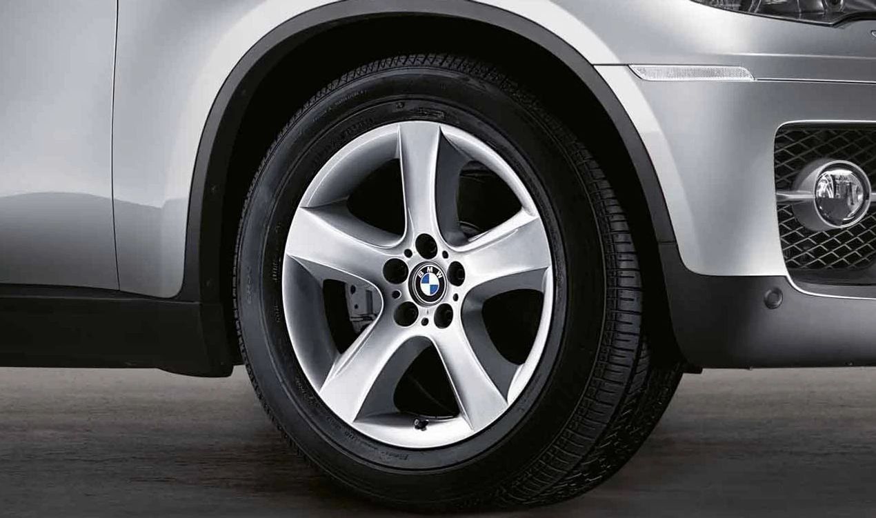 ALLOY TIRE Design Star 212 OEM 36116772245 pour BMW X5 {E70: 3.0D, 3.0SD, 3.0SI, 4.8i, xDrive30d}. BMW d'origine.
