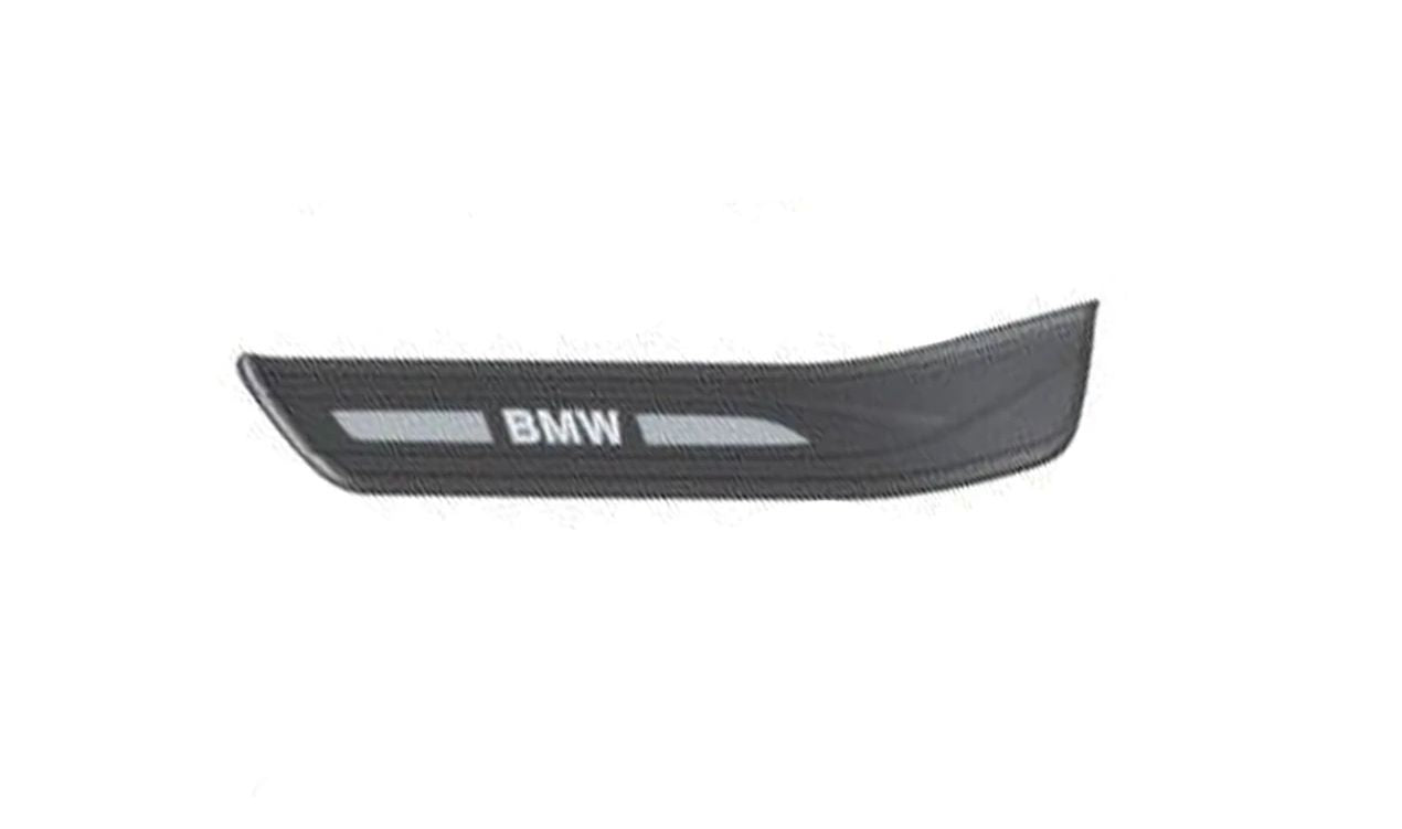 Embinedor -Eingang linke hintere Tür OEM 51477193475 für BMW F07 (5 GT). Original beleuchtetes Stück BMW. Verbessern Sie das Design und das Aussehen Ihres Fahrzeugs.
