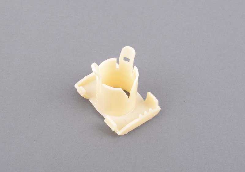 Soporte interior derecho para sensor de aparcamiento (PDC) OEM 51117008392 para BMW E39. Recambio original BMW.