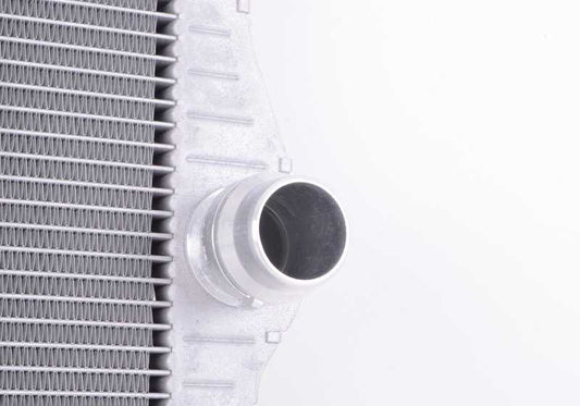 Radiador de refrigerante OEM 17112284607 para BMW F87, F87N, F80, F80N, F82, F82N, F83, F83N. Original BMW.