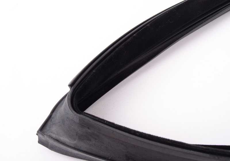 Guía de ventana trasera derecha OEM 51348159818 para BMW Serie 5 (E39). Original BMW.