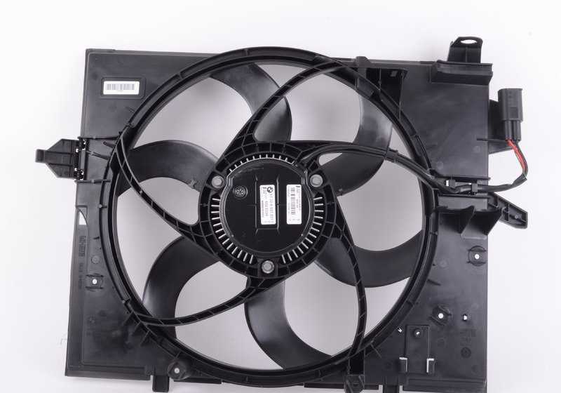 Ventilador con marco (electroventilador) OEM 17427526824 para BMW E60, E61. Original BMW.