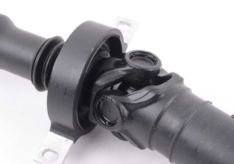 Arbol de transmisión 1353mm OEM 26107614424 para BMW E82 135i y E88 135i con cambio automático DKG. Original BMW.