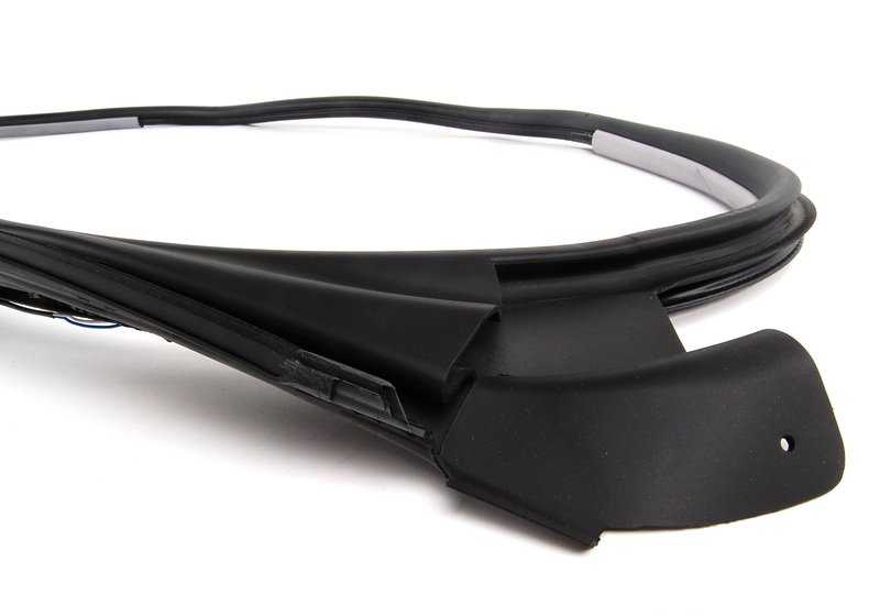 Cantonera a quitté l'OEM 51717161691 pour la série BMW 3 E46. BMW d'origine.
