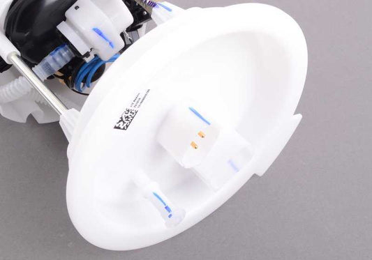 Bomba de combustible OEM 16117339267 para BMW i12 (i8 Coupé) e i15 (i8 Roadster) compatibles. Original BMW.
