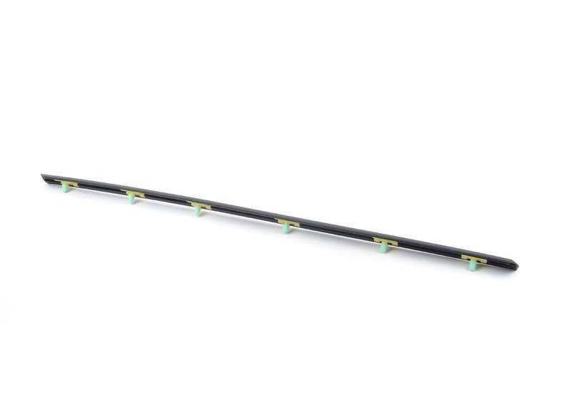 Moldura lateral puerta trasera derecha OEM 51138208396 para BMW E38. Color negro. Original BMW.