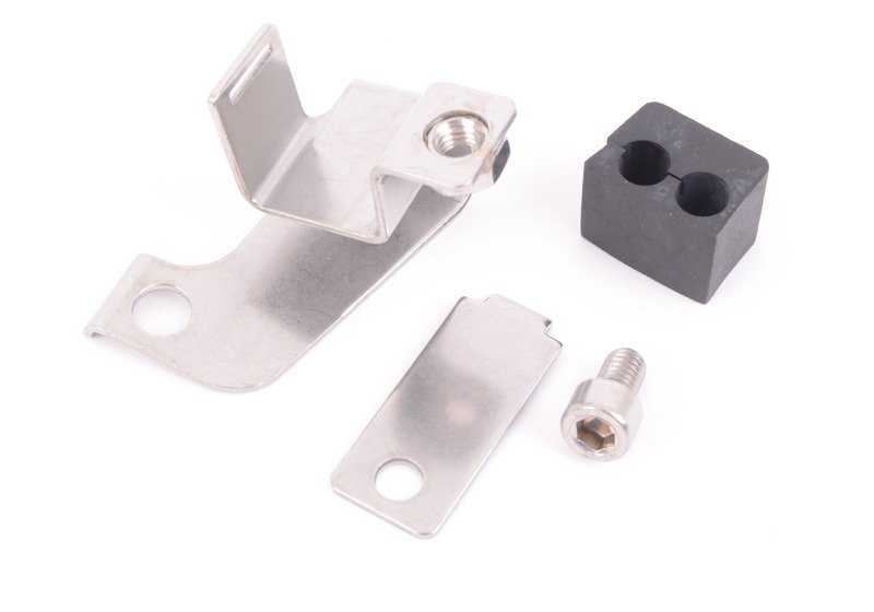 Soporte de línea de presión OEM 13537537321 para BMW E65 y E66. Original BMW.