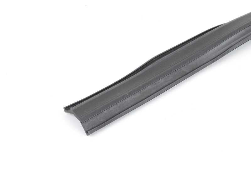 Guía de ventana delantera derecha OEM 51211936984 para BMW E24. Recambio original BMW.