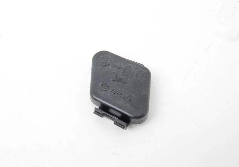Tapa protectora faro delantero izquierdo OEM 63117046373 para BMW E82, E88 (118d, 120d, 120i). Compatible con modelos manuales y automáticos. Original BMW.