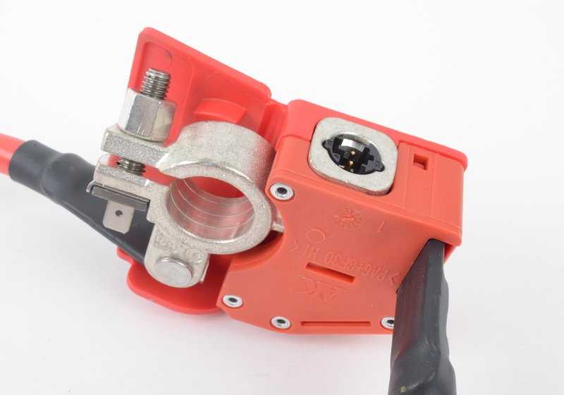 Cable de batería positivo OEM 61126834543 para BMW F30, F30N, F31, F31N, F34, F34N, F35, F35N, F80, F80N, F32, F32N, F33, F33N, F36, F36N, F82, F82N, F83, F83N. BMW original.
