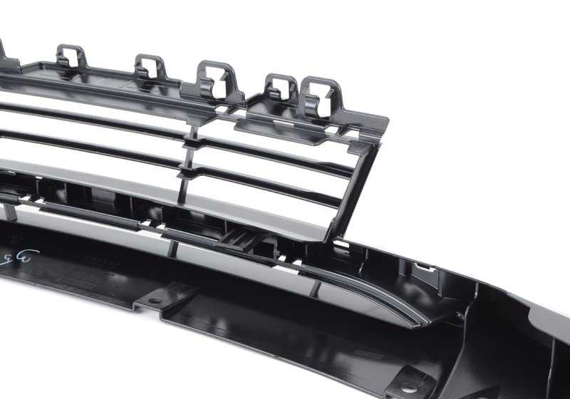 Entrada de aire central OEM 51117386152 para BMW F30, F31. Original BMW.