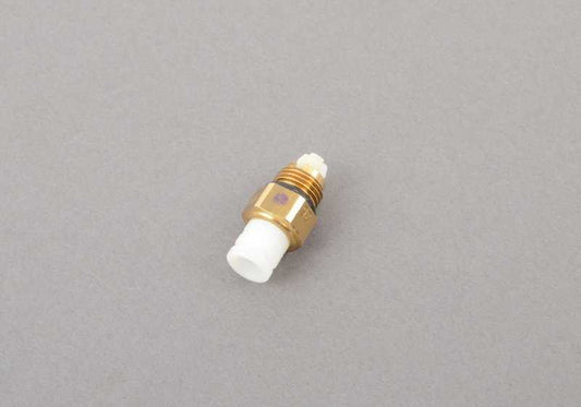 Conector roscado (D=6MM) OEM 37226754370 para BMW X5 E53 3.0d y 3.0i (modelos entre 2001 y 2006). Compatible con suspensión neumática. Original BMW.