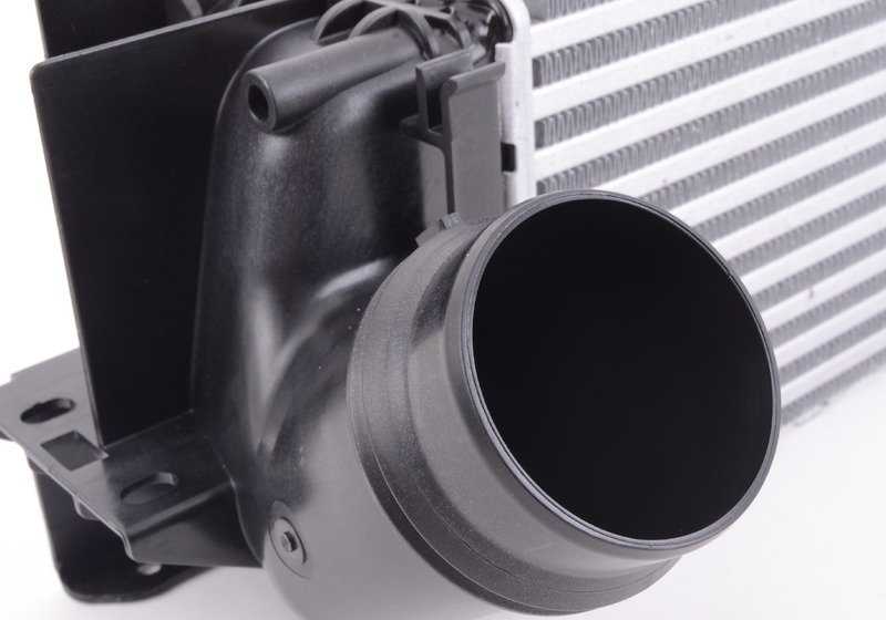 Intercooler OEM 17517823570 para BMW X3 (F25) y X4 (F26). Original BMW.