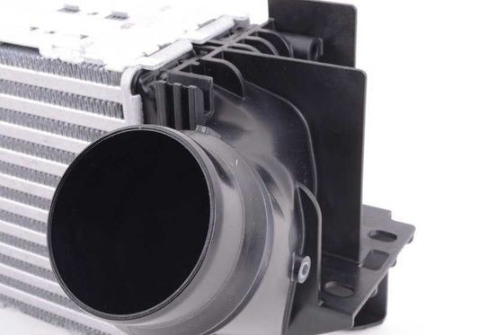 Intercooler OEM 17517823570 para BMW X3 (F25) y X4 (F26). Original BMW.
