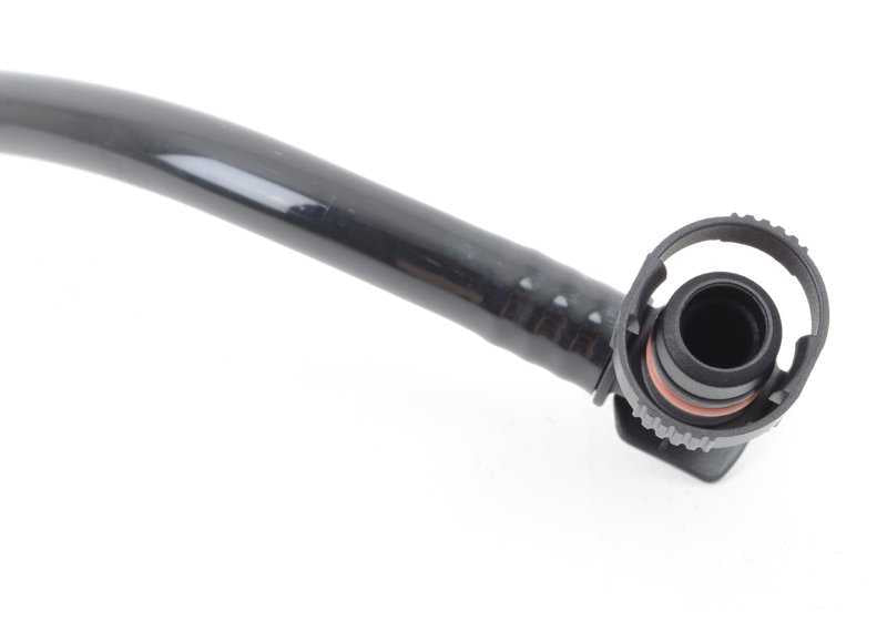 Tubo de ventilación del depósito OEM 13907530973 para BMW E60, E61, E63, E64 con motor N52/N52K/N53. Compatible con versiones 523i. Original BMW.