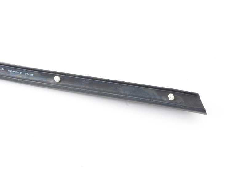 Junta inferior puerta trasera derecha OEM 51228223768 para BMW E65. Original BMW.