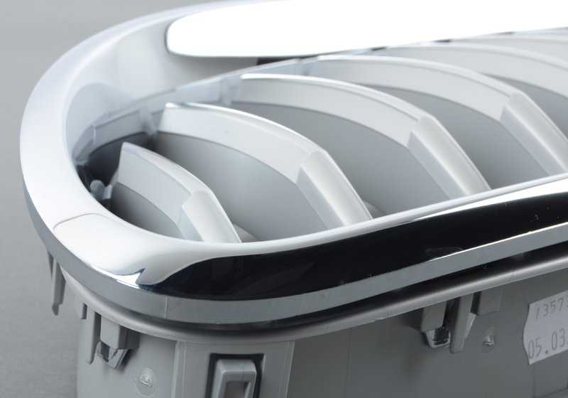 Rejilla embellecedora delantera izquierda OEM 51137212851 para BMW F06, F12, F12N, F13. Pieza exterior original BMW.