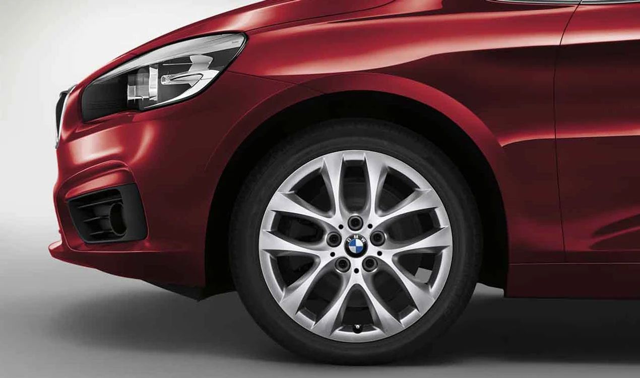 OEM LIGO DO TONO 36116855088 V-RADIO 479 17 "Design em prata para BMW F45, F45N, F46, F46N. Compatível com as versões de 2 portas. BMW original.