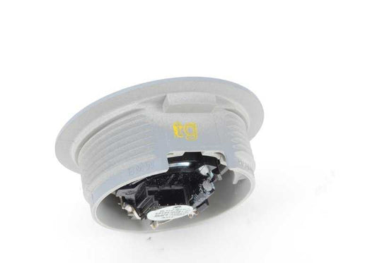 Président stéréo aigu OEM 65138383973 pour BMW E46 (tous les modèles et corps compatibles). Couleur gris du titane. BMW d'origine.