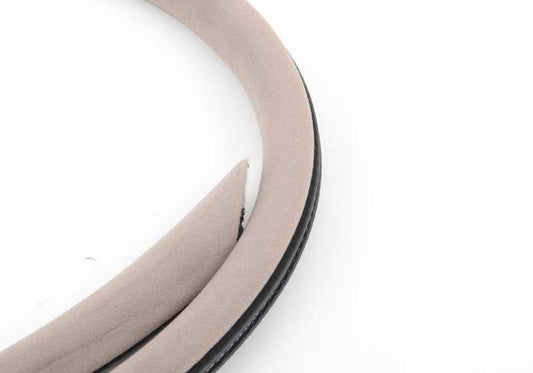 Protector lateral izquierdo entrada puerta OEM 51728124219 para BMW E31 {840i, 840Ci, 850i, 850Ci} con cambio manual y automático. Original BMW.