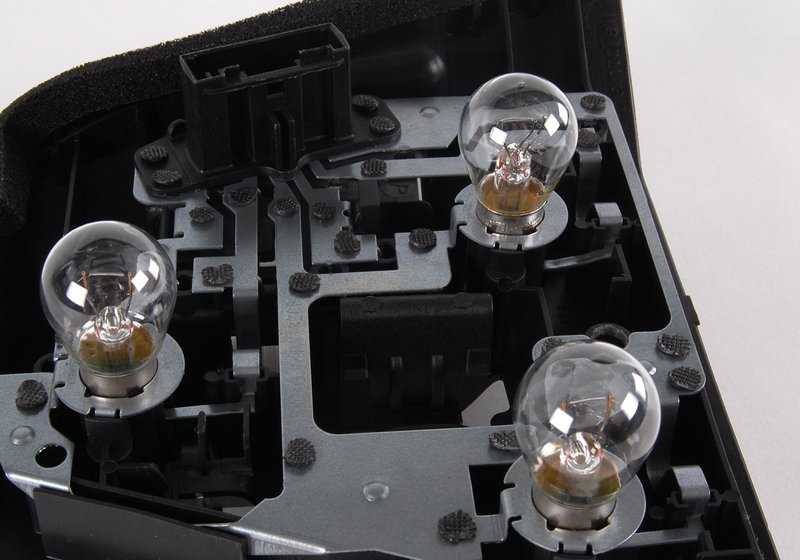 Portalámpara trasera izquierda OEM 63217165955 para BMW Serie 3 E46 (1997-2005). Original BMW.