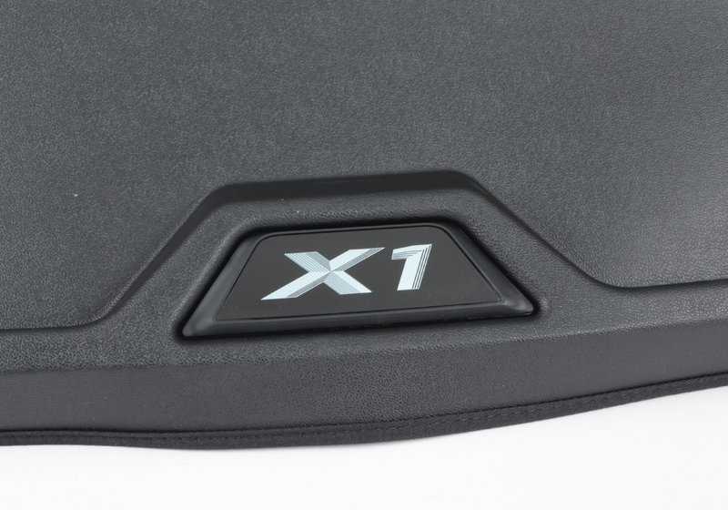 Alfombrilla maletero rígida OEM 51472407168 para BMW X1 (F48, F48N, F49, F49N). Resistente al agua y suciedad, con borde elevado y acabado antideslizante. Original BMW.