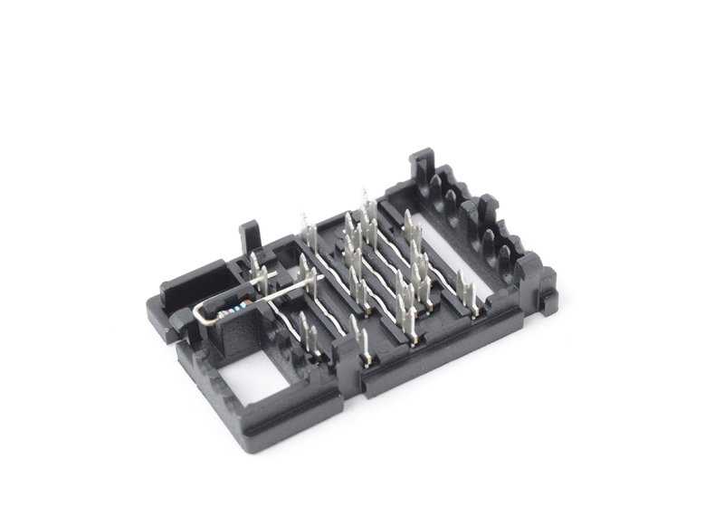 IDC connector with resistance OEM 61136901709 for BMW E65, E66. Original BMW piece. Ideal to repair electrical wiring with integrated 120 OHM resistance and 3 pins connector.