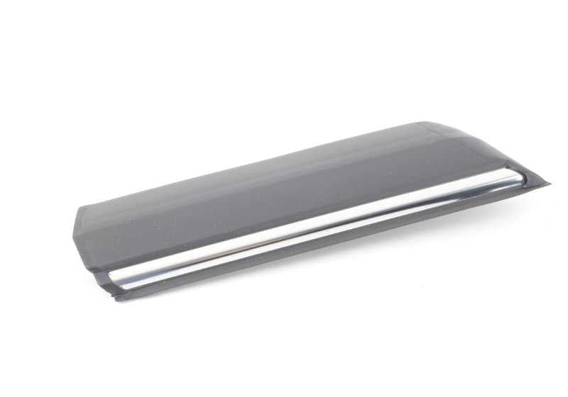 Mormatura lato sinistro OEM 51131871097 per BMW E28. BMW originale.