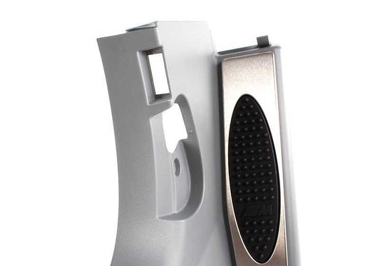 Revestimiento lateral reposa-pies M delantero izquierdo OEM 51437894565 para BMW Serie 3 E46. Original BMW.