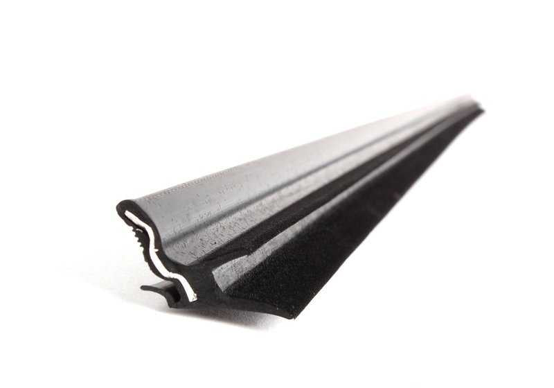 Burlete exterior ventanilla izquierda OEM 51211913055 para BMW E30 (316i con motor M10 y M40, todos los tipos y transmisiones). Original BMW.
