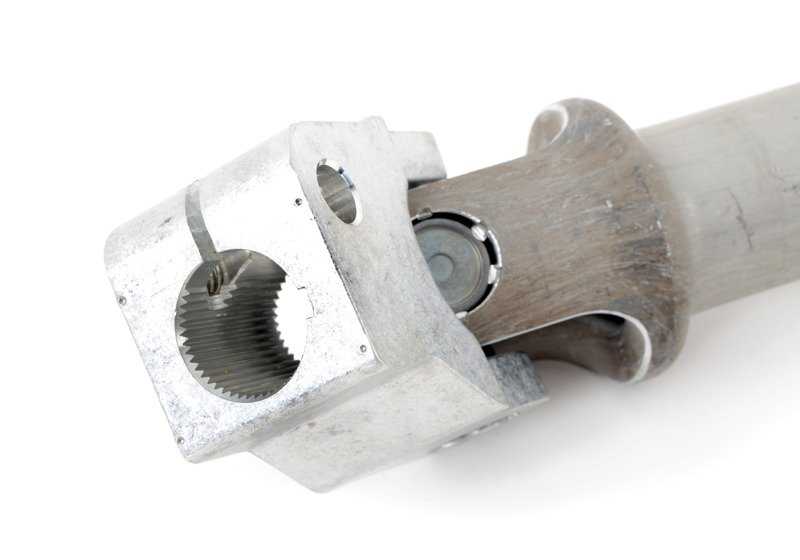 Árbol de dirección inferior con rótula doble OEM 32306787334 para BMW X3 F25 y BMW X4 F26. Repuesto original BMW.