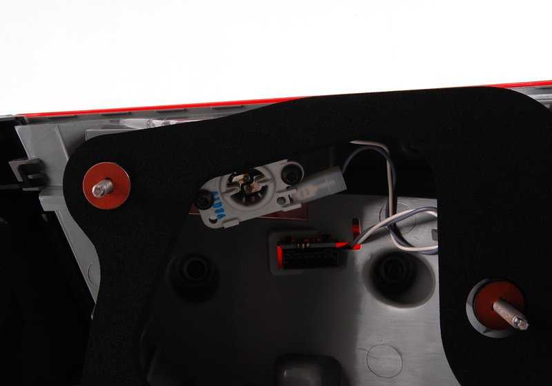 Piloto trasero derecho OEM 63217251958 para BMW E92, E92N. Compatible con modelos Serie 3 coupé. Recambio original BMW.