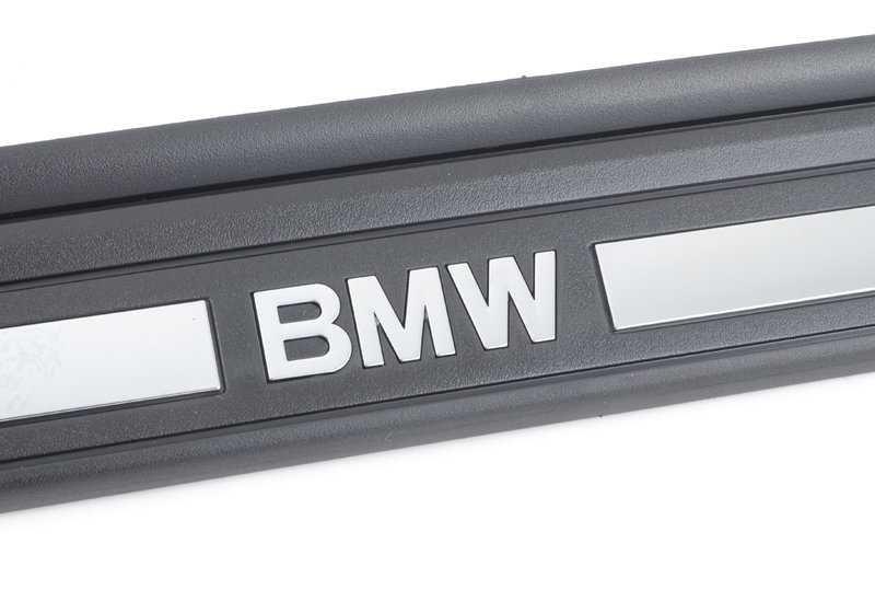 Linke vordere Abdeckung der OEM -Adresse 51757228685 für BMW F07, F10, F11, F06, F12, F13, F01, F02, F04. Original BMW.