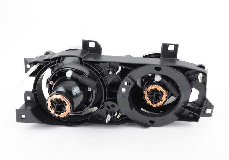 Left front lighthouse OEM 63121379185 for BMW E34 and E32. Compatible with 525i, 530i, 535i models. Original BMW piece. Ideal to replace broken or worn lighthouse.