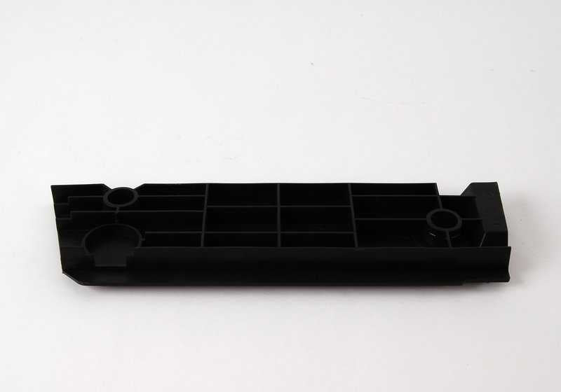Protector lateral derecho OEM 51777146730 para BMW E90, E91. Pieza original BMW para modelos Serie 3 con motores N45, N43 y N47. Ideal para sustituir el protector del faldón derecho. Original BMW.