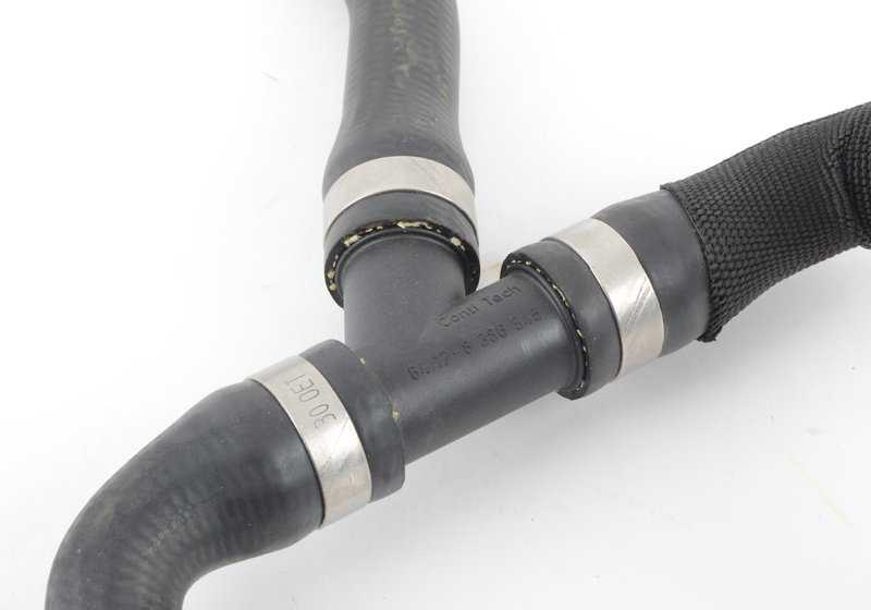 Manguera de refrigerante OEM 17122284290 para BMW F10, F06, F12, F13. Original BMW.