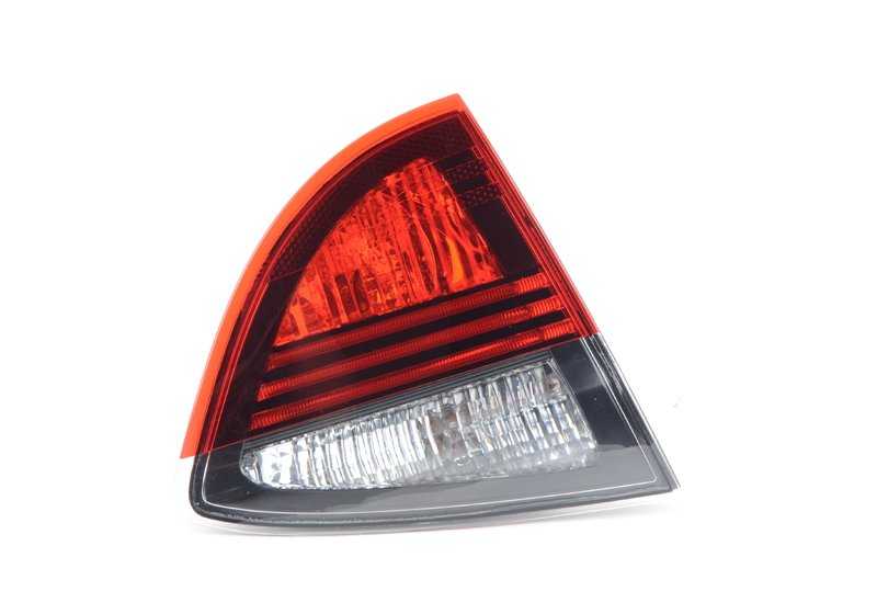 Piloto traseiro esquerdo OEM 63210411419 para BMW 3 E91 Series. Compatível exclusivamente com BMW E91. BMW original.