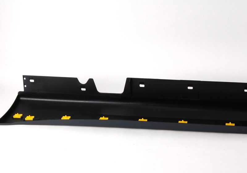 Moldagem do lado direito OEM 51777164796 para BMW E90 e E91. Peça original da BMW. Ideal para substituição em caso de dano ou desgaste na saia lateral.