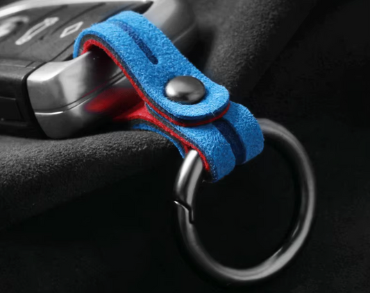 Llavero Alcantara elegante para BMW