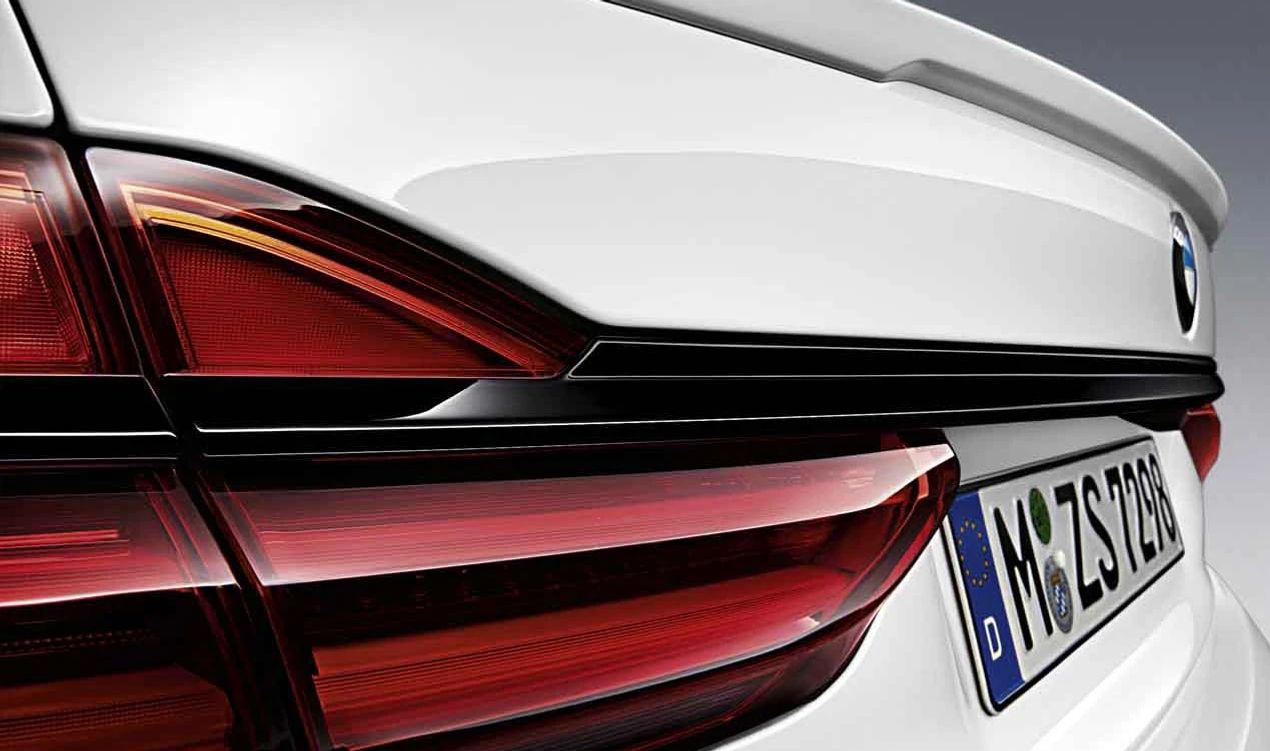 M modanatura posteriore per prestazioni per la serie BMW 7 G11, G12 (OEM 51712413831). BMW originale