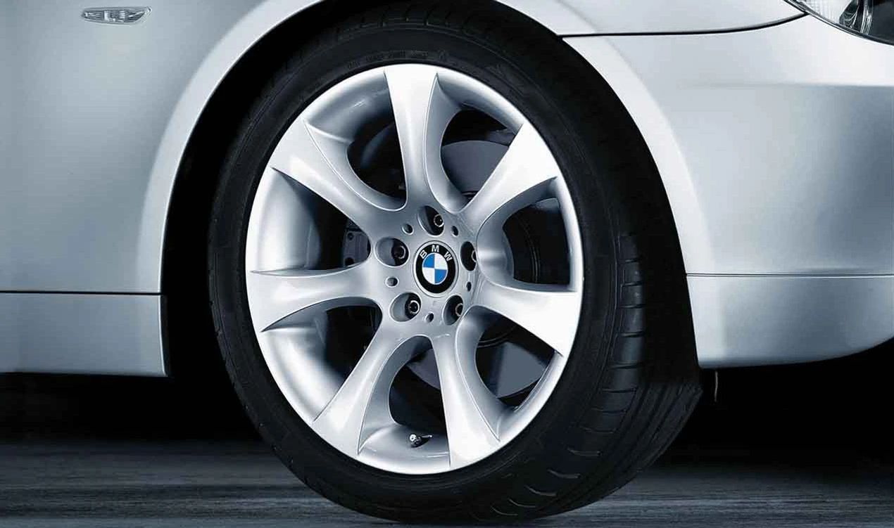 Llanta de aleación diseño estrella 124 OEM 36116775794 para BMW E60 (525i, 525d, 530d xDrive y más). Válida para eje trasero. Medidas: 9x18 ET55. Color plata. Original BMW.