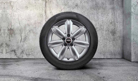 Juego de llantas de invierno JCW Star Spoke 539 OEM 36112459669 para MINI Cooper F55, F56, F57... y más. Original MINI.