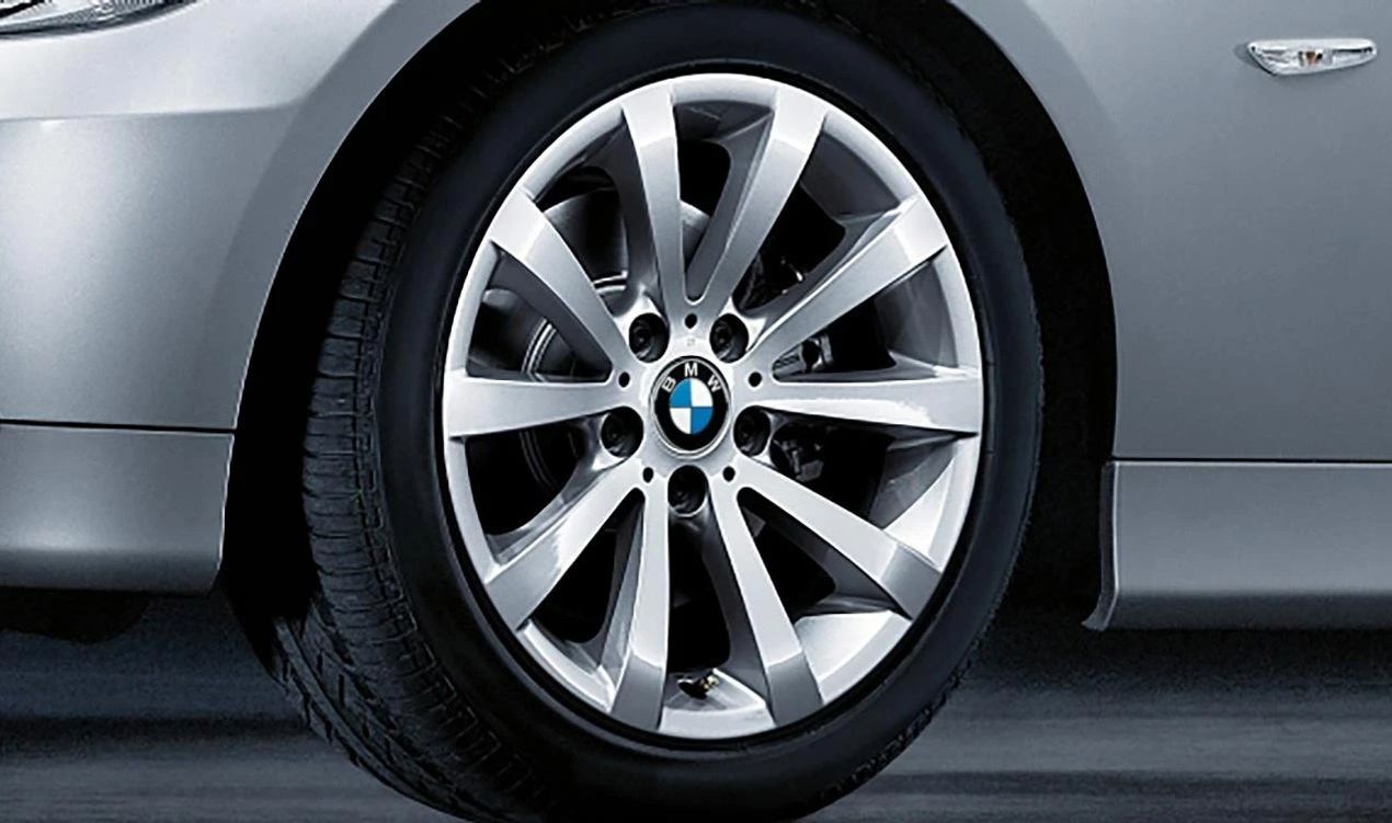 Llantas de aleación diseño V-Radio 285 OEM 36116783631 para BMW E90, E91, E92, E93. Apta para varios motores y transmisiones. Original BMW.