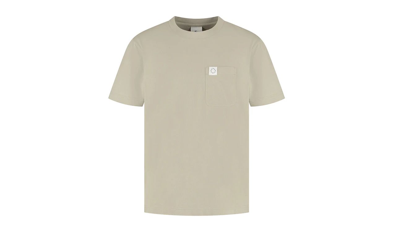 Camiseta unisex BMW T-Shirt Arc OEM 80145B5F4C4 con logo en el bolsillo. Para fans de BMW, ideal como regalo o uso diario. Original BMW, tallas XS a XXL, algodón 100%. Compatible con todos los modelos BMW.